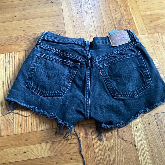 Levi’s 501 black denim short size 27 - Picture 6 of 6